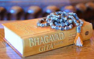 What Entrepreneurs Can Learn from Bhagavad Gita: A Maneuver to Guide Them Bhagavad Gita