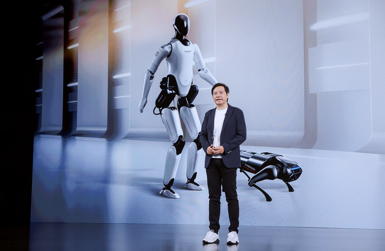 Xiaomi Introduces 'CyberOne' the Humanoid Robot 2